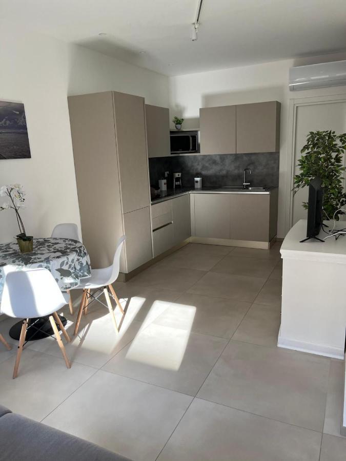 Apartments Ennio Top Class Bari Bagian luar foto