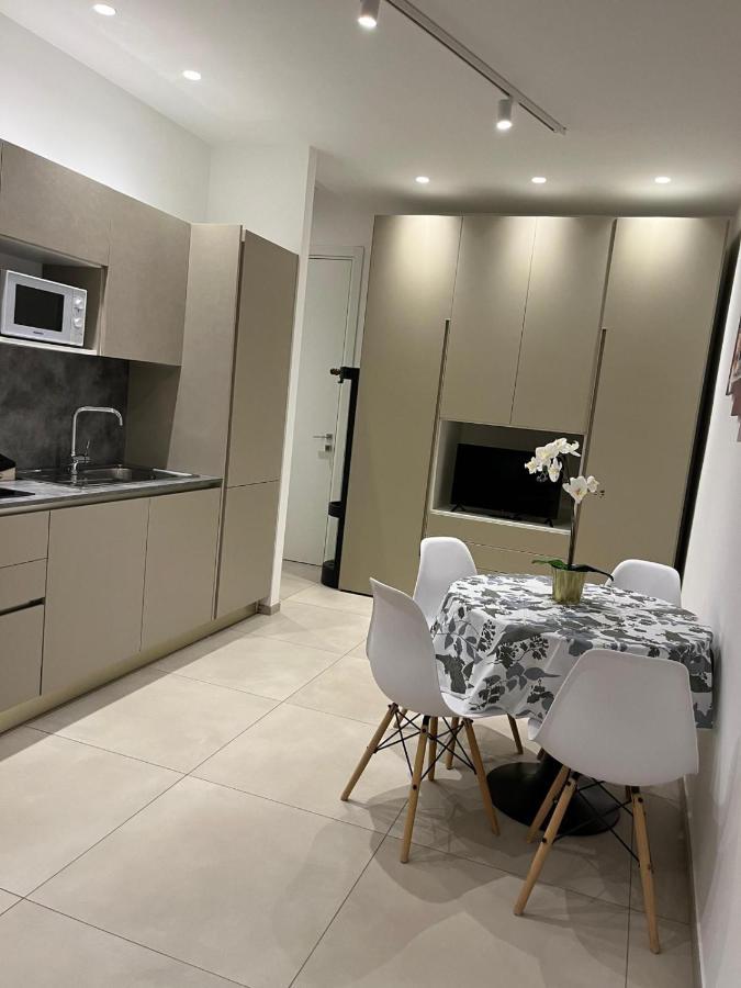Apartments Ennio Top Class Bari Bagian luar foto