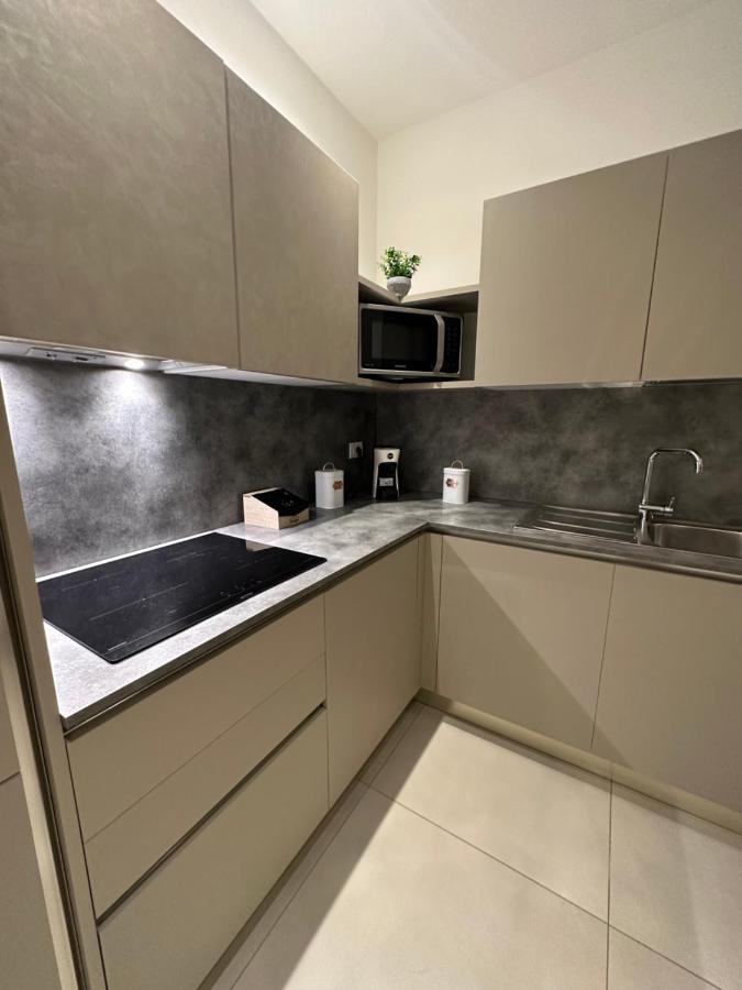 Apartments Ennio Top Class Bari Bagian luar foto