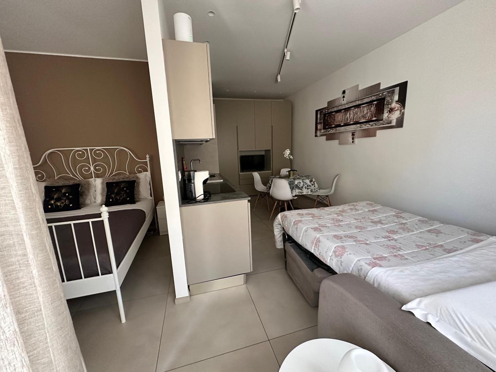 Apartments Ennio Top Class Bari Bagian luar foto